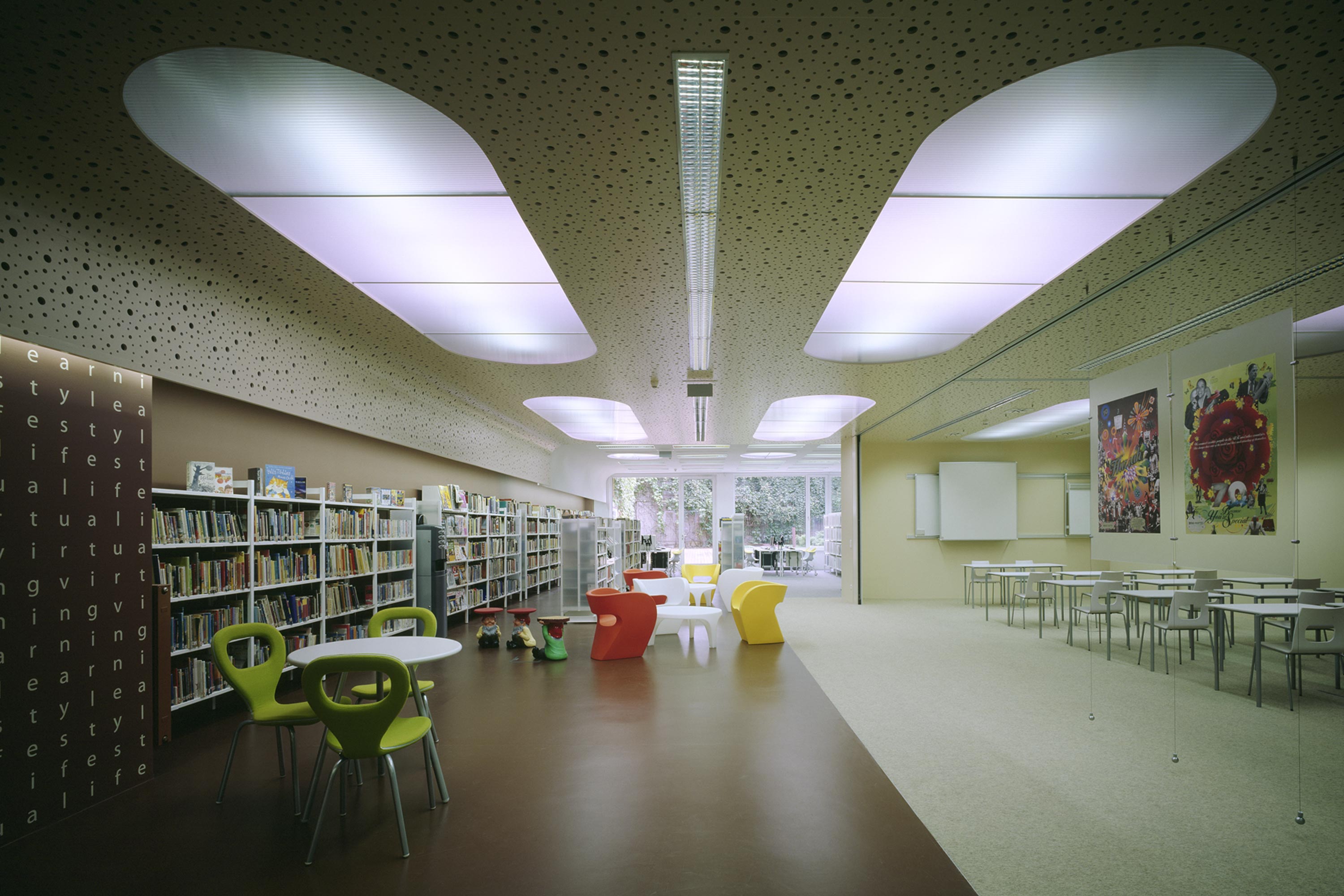 British Council Austria, Lifestyle Zone with lecture room. Photo: Gerald Zugmann | Berger+Parkkinen Architekten