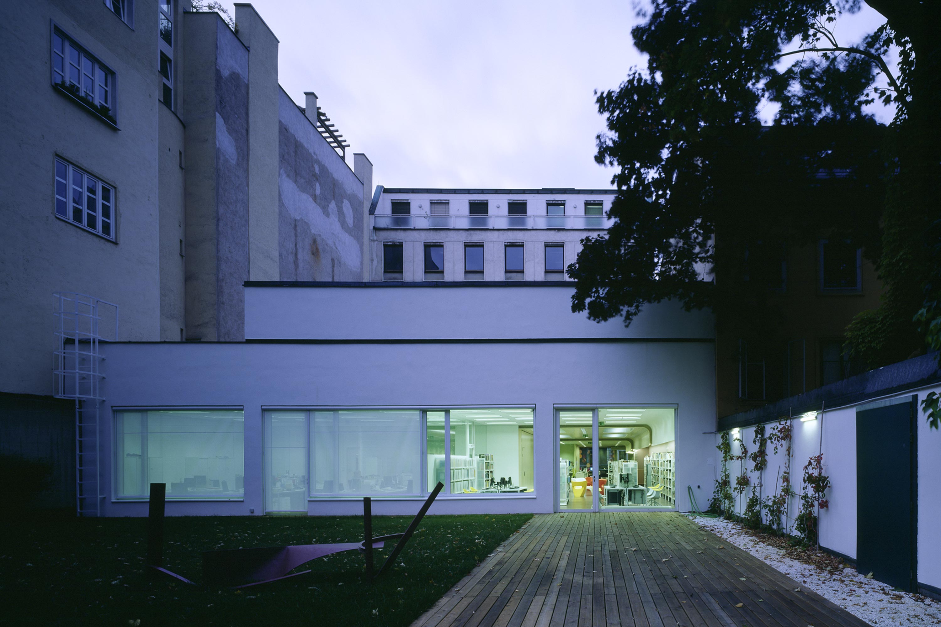 British Council Austria, garden view. Photo: Gerald Zugmann | Berger+Parkkinen Architekten