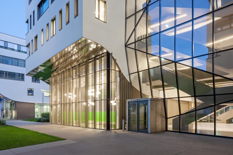 Paracelsus Medical University. Photo: Hertha Hurnaus | Berger+Parkkinen Architekten