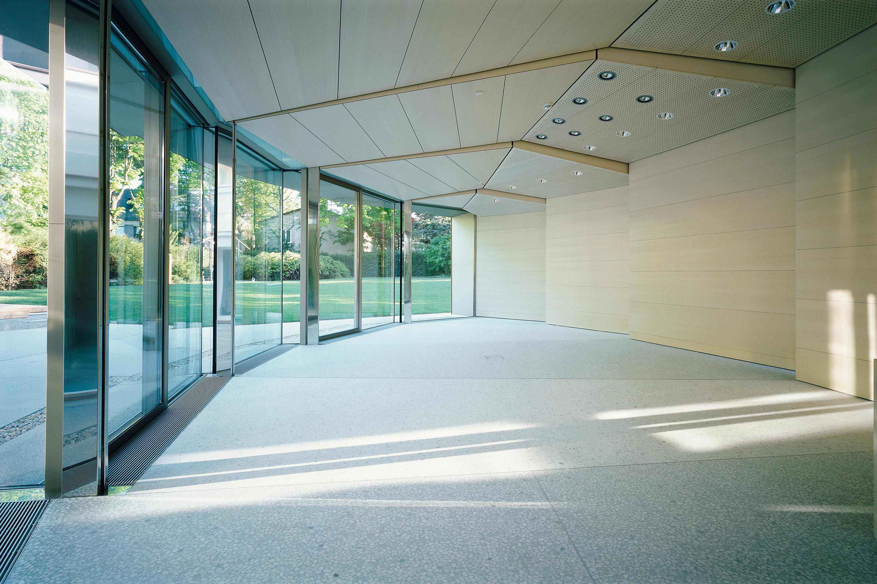 Residence of the Royal Norwegian Embassy, dining room. Photo: Gerald Zugmann | Berger+Parkkinen Architekten