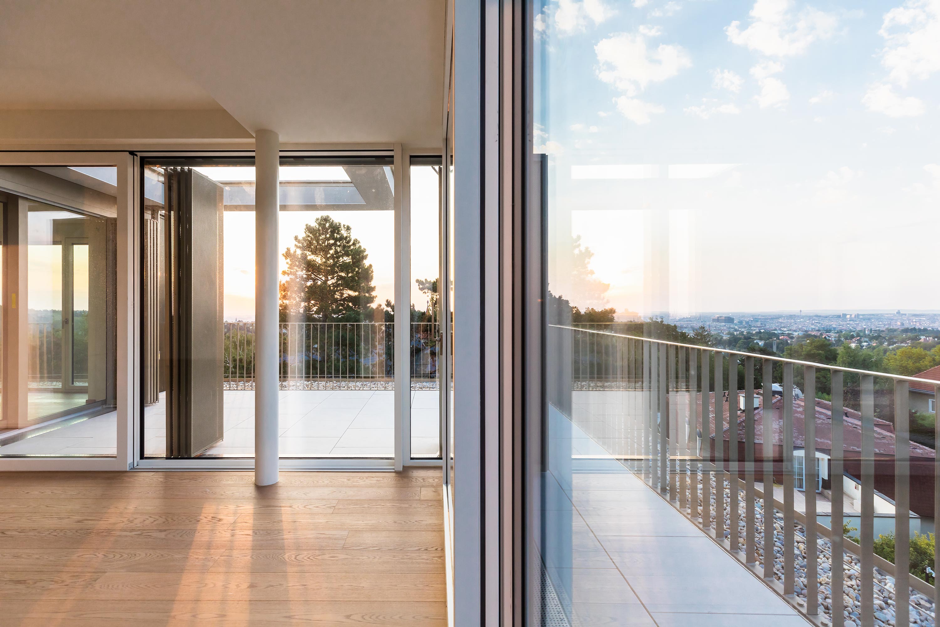 Penthouse in der Stadtvilla PH 35. Foto: Daniel Hawelka | Berger+Parkkinen Architekten