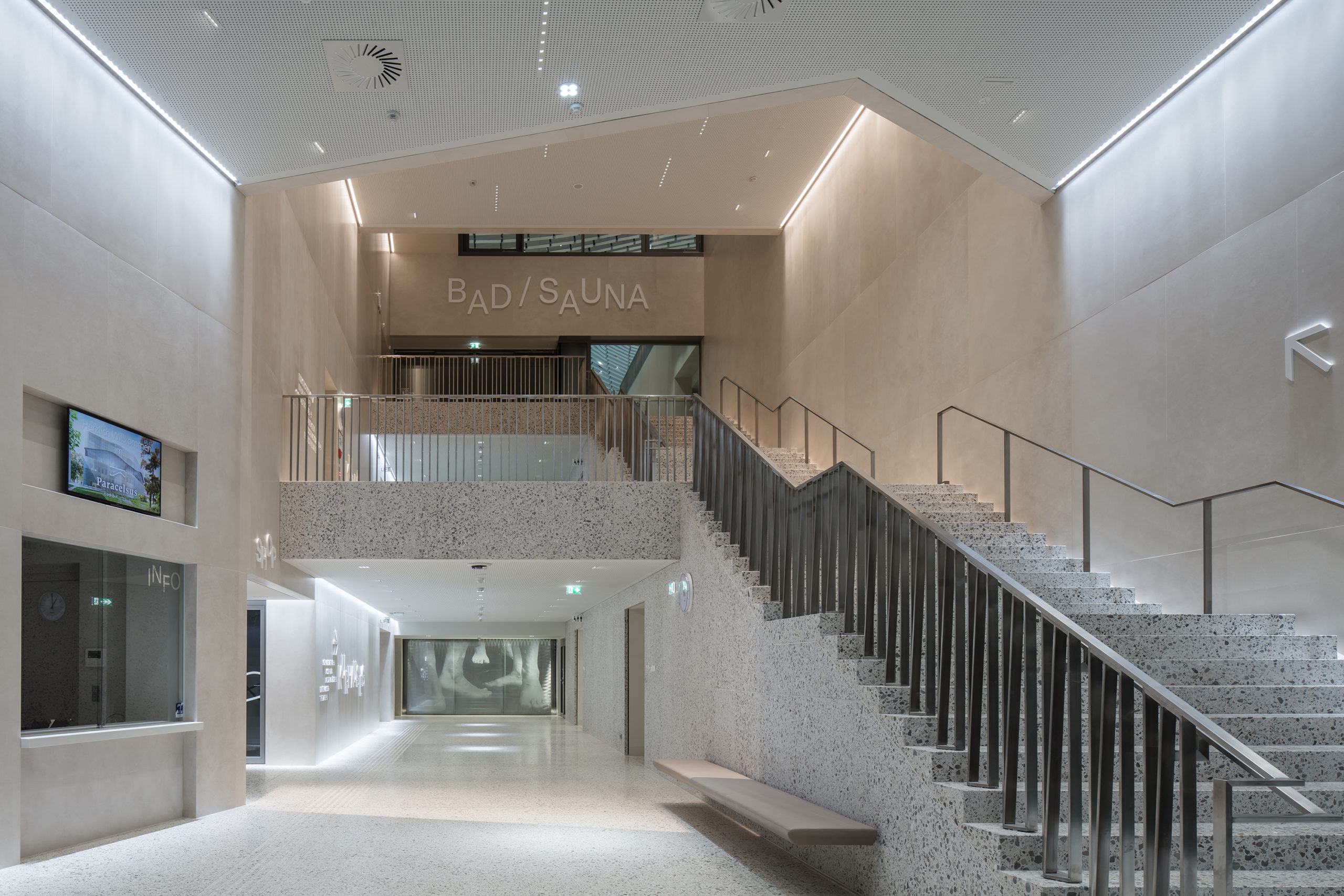 Paracelsus Bad- und Kurhaus, Eingangbereich. Foto: Christian Richters | Berger+Parkkinen Architekten